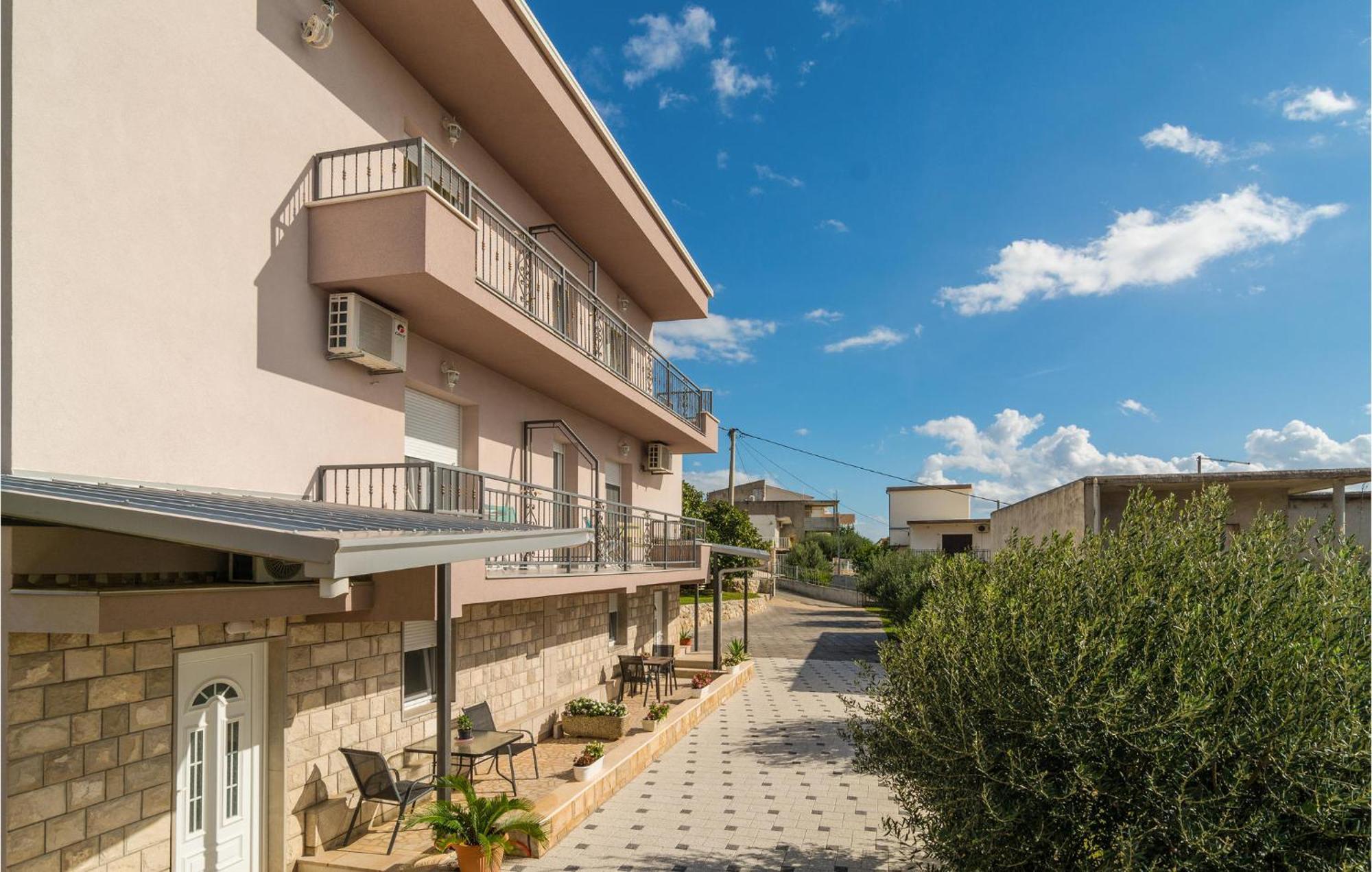 Nice Apartment In Mali Rat With Wifi Sumpetar Exterior photo